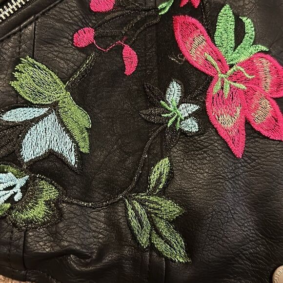 Blank NYC Faux Leather Motorcycle Jacket with Floral Patches - Size M - Picture 4 of 6